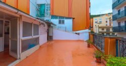 Casa de dos plantas en venta en Les Roquetes, Nou Barris, Barcelona.