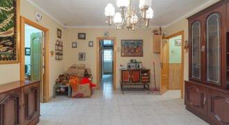 خانه دوطبقه برای فروش در Les Roquetes، Nou Barris بارسلونا