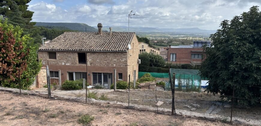 Terreno urbano en venta en Sant Martí de Tous, cerca del centro del pueblo.
