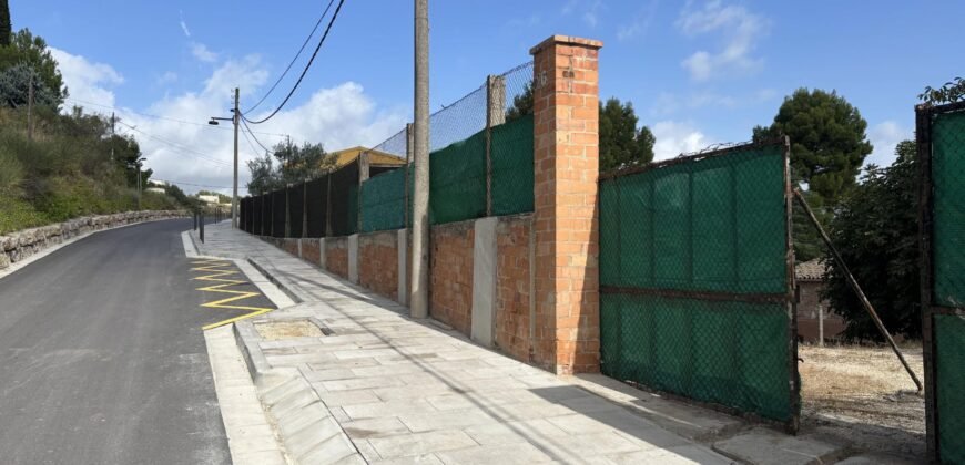 Terreno urbano en venta en Sant Martí de Tous, cerca del centro del pueblo.