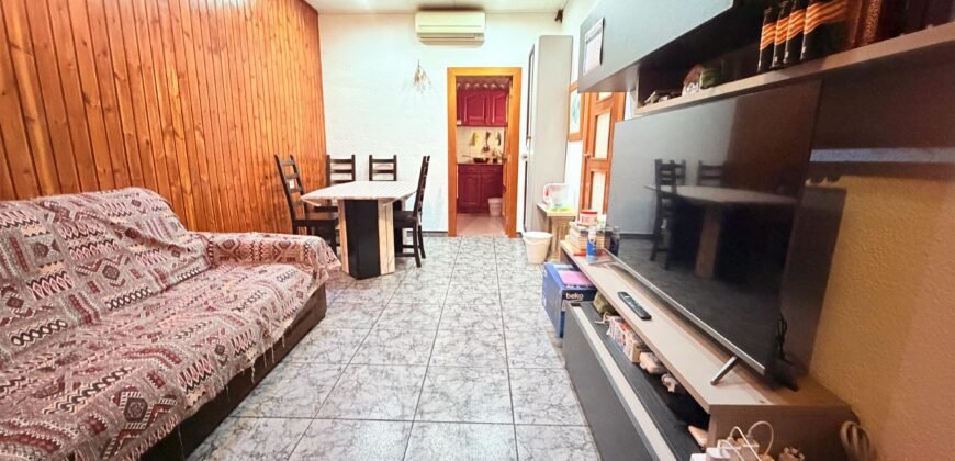 Piso de 2 habitaciones en venta en El Carmel, Barcelona.