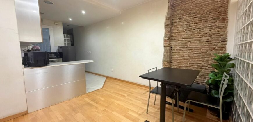 Piso en venta en Barcelona / Carrer del Carme